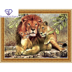 Løvefamilie med indbygget ramme i diamond paint